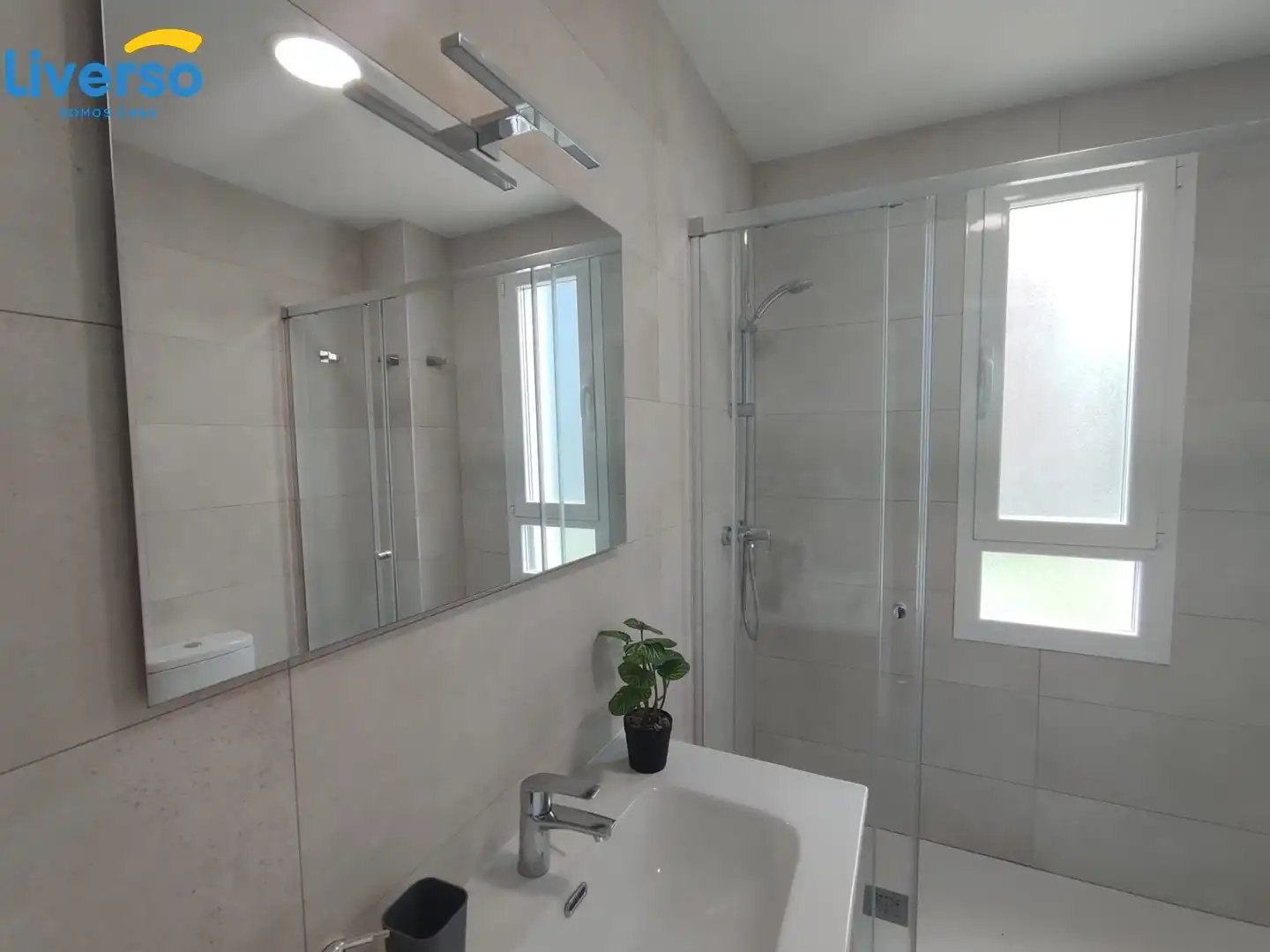 Baño de Piso de alquiler en Burgos con Calefacción