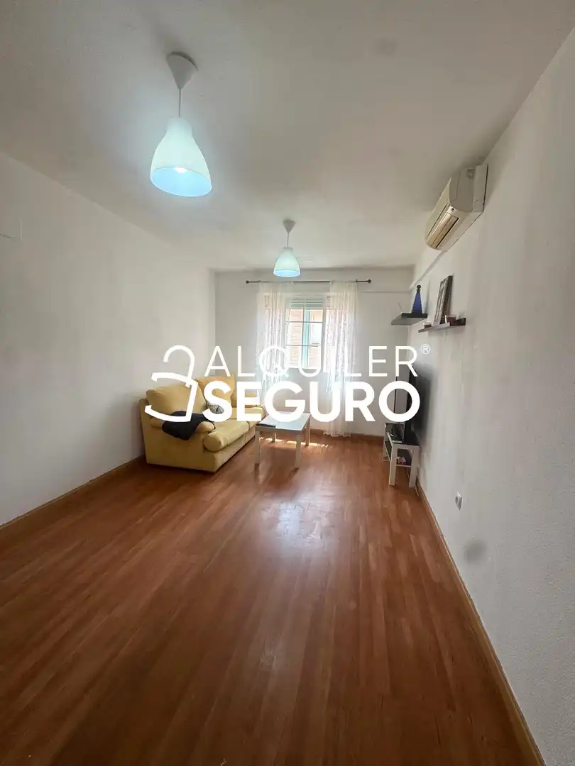 Habitación de Piso de alquiler en Bargas con Aire acondicionado, Trastero y Amueblado