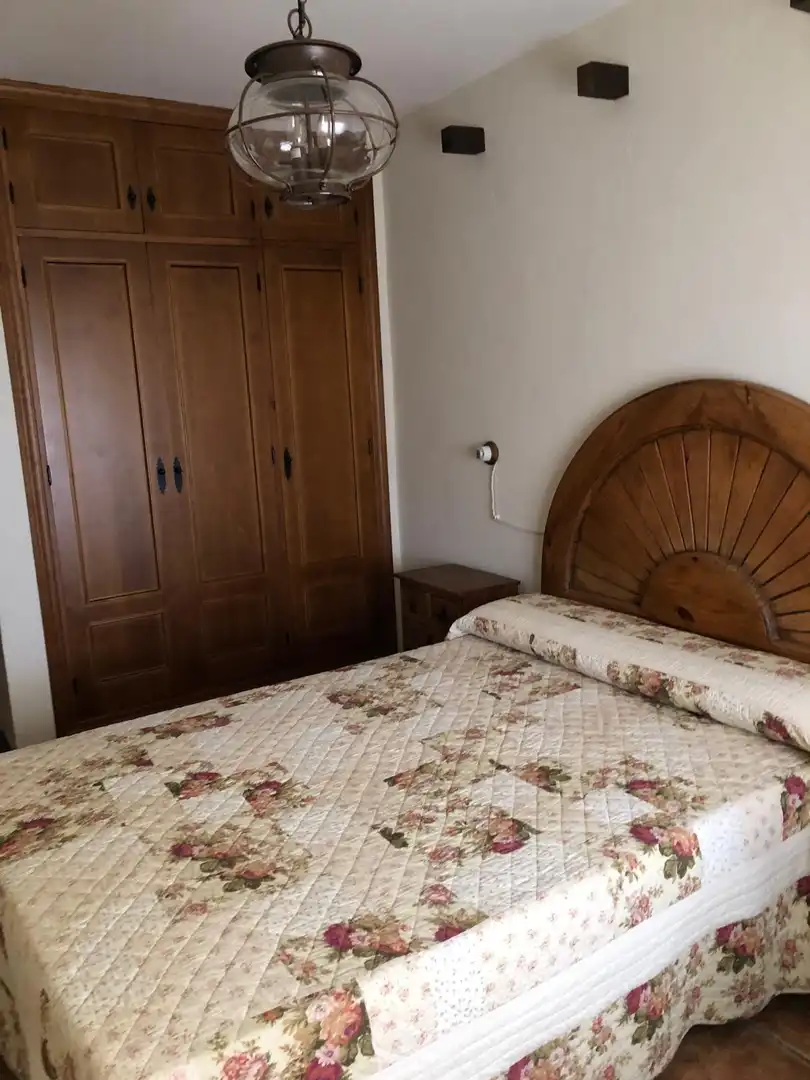 Habitación de Casa adosada en venta en Algeciras con Trastero