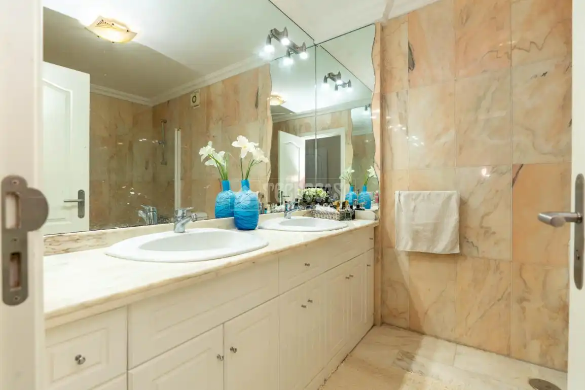 Baño de Piso en venta en Santiago del Teide con Balcón y Piscina comunitaria