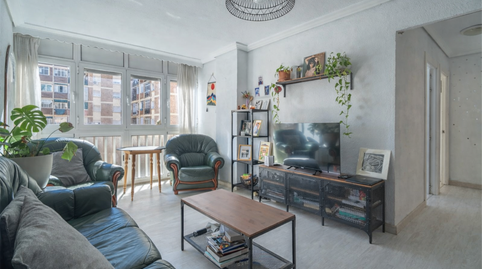 Foto 2 de Apartament en venda a Parque Ayala - Jardín de la Abadía - Huelín, Málaga Capital