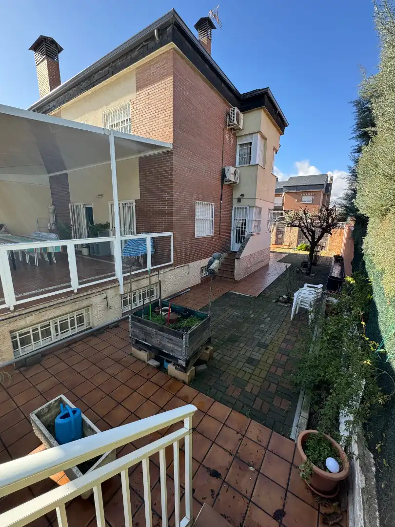 Terrassa de Casa adosada en venda en Coslada amb Aire condicionat, Calefacció i Jardí privat