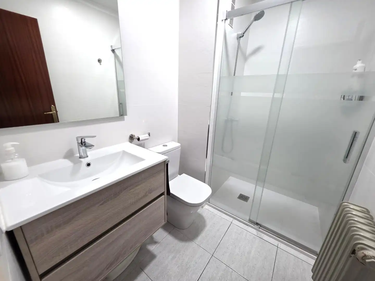 Bathroom of Ground floor for sale in Sabadell