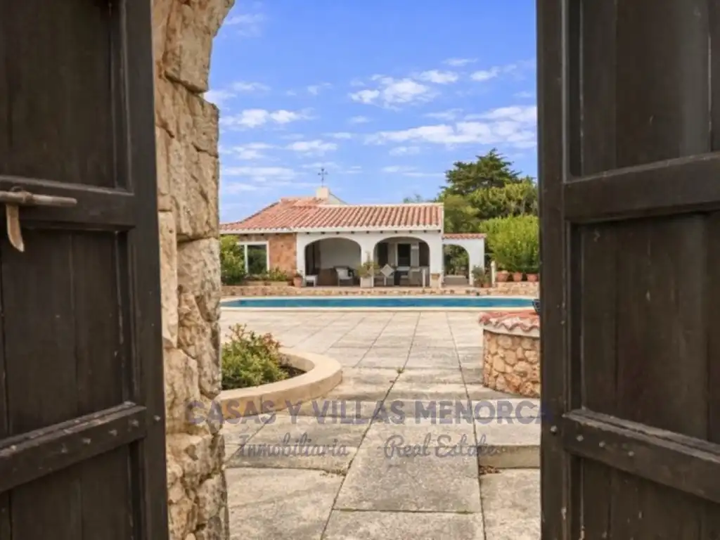 Vista exterior de Finca rústica en venda en Sant Lluís amb Jardí privat, Terrassa i Piscina