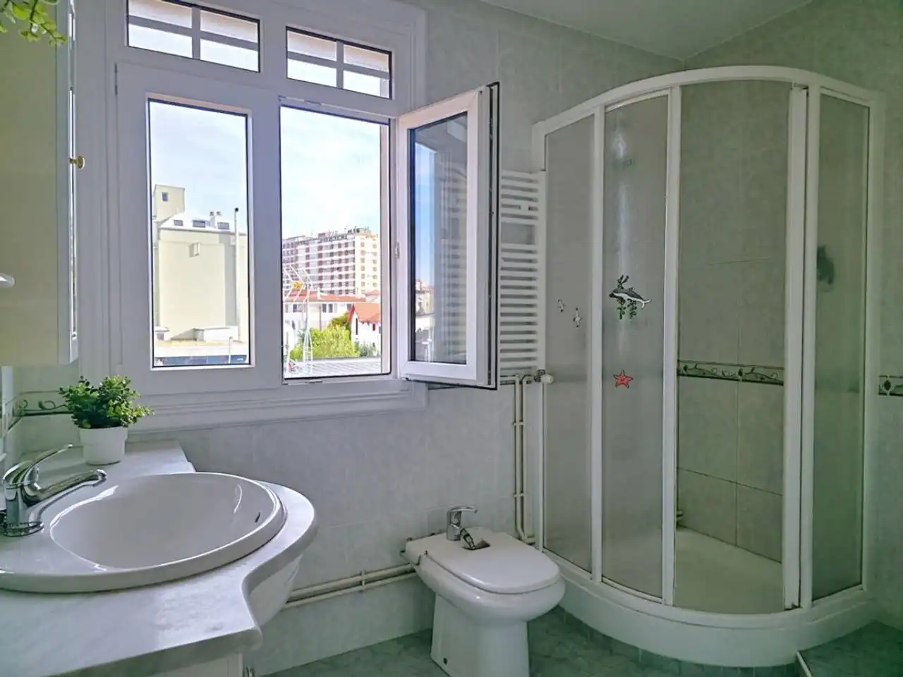 Baño de Ático en venta en A Coruña Capital  con Calefacción, Terraza y Balcón