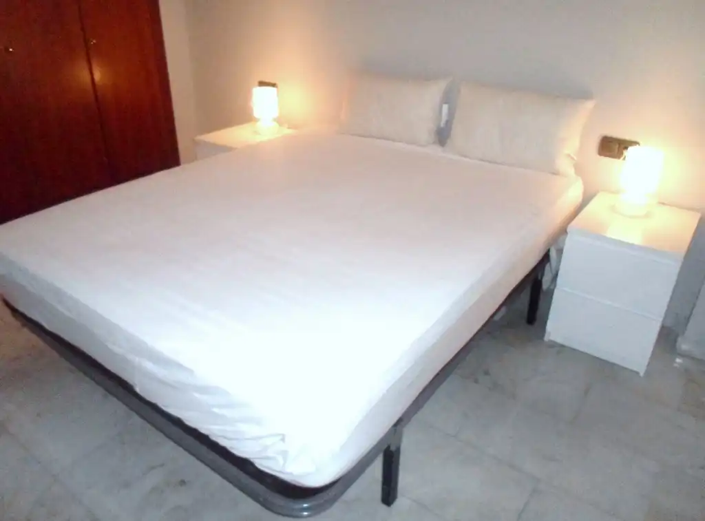 Habitación de Piso de alquiler en Valencia con Aire acondicionado, Calefacción y Amueblado