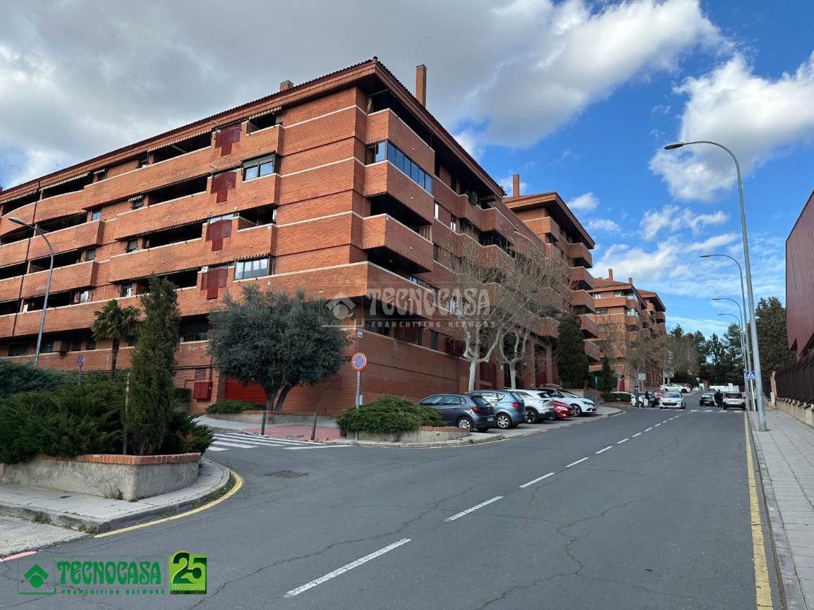 Vista exterior de Àtic en venda en  Toledo Capital amb Aire condicionat, Calefacció i Terrassa