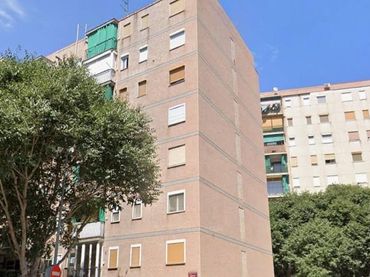 Pis amb balcó en venda a Besós