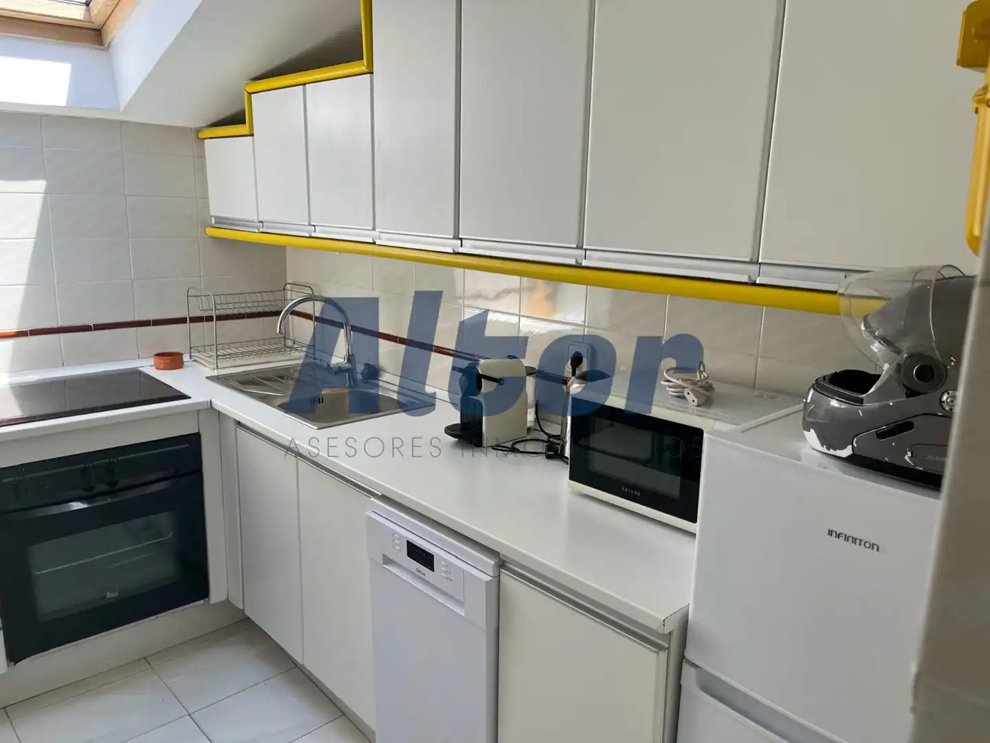 Cuina de Dúplex de lloguer en Madrid amb Aire condicionat, Calefacció i Moblat