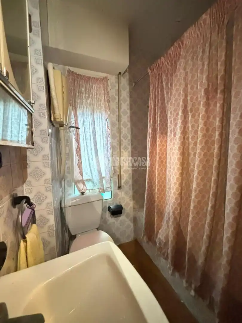 Badezimmer von Wohnung zum Verkauf in Andújar