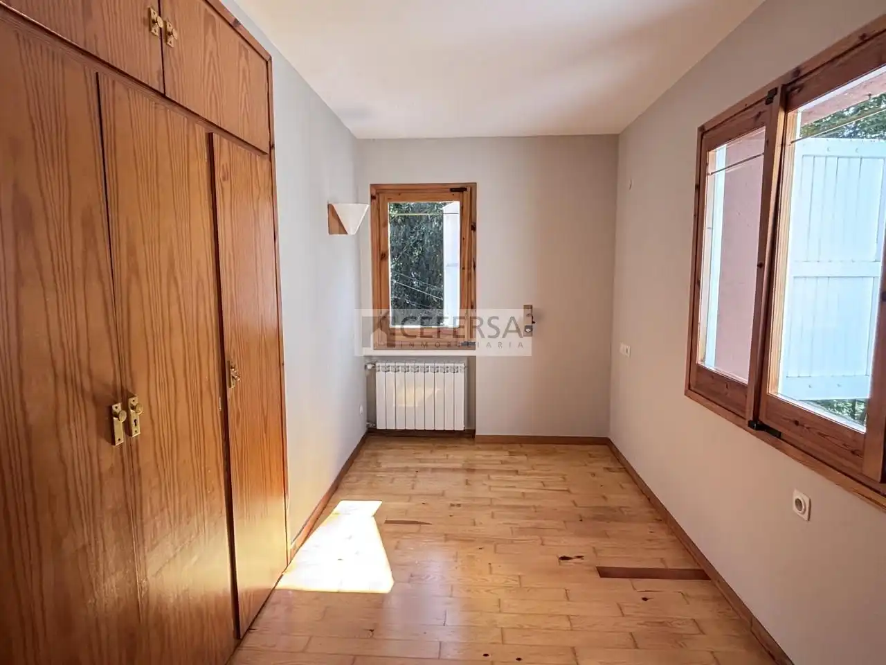 Schlafzimmer von Haus oder Chalet zur Miete in Alp mit Heizung, Privatgarten und Parkett
