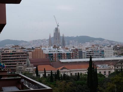 Vista exterior de Pis en venda en  Barcelona Capital amb Calefacció i Terrassa