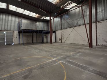 Local comercial en venda a La Lastra
