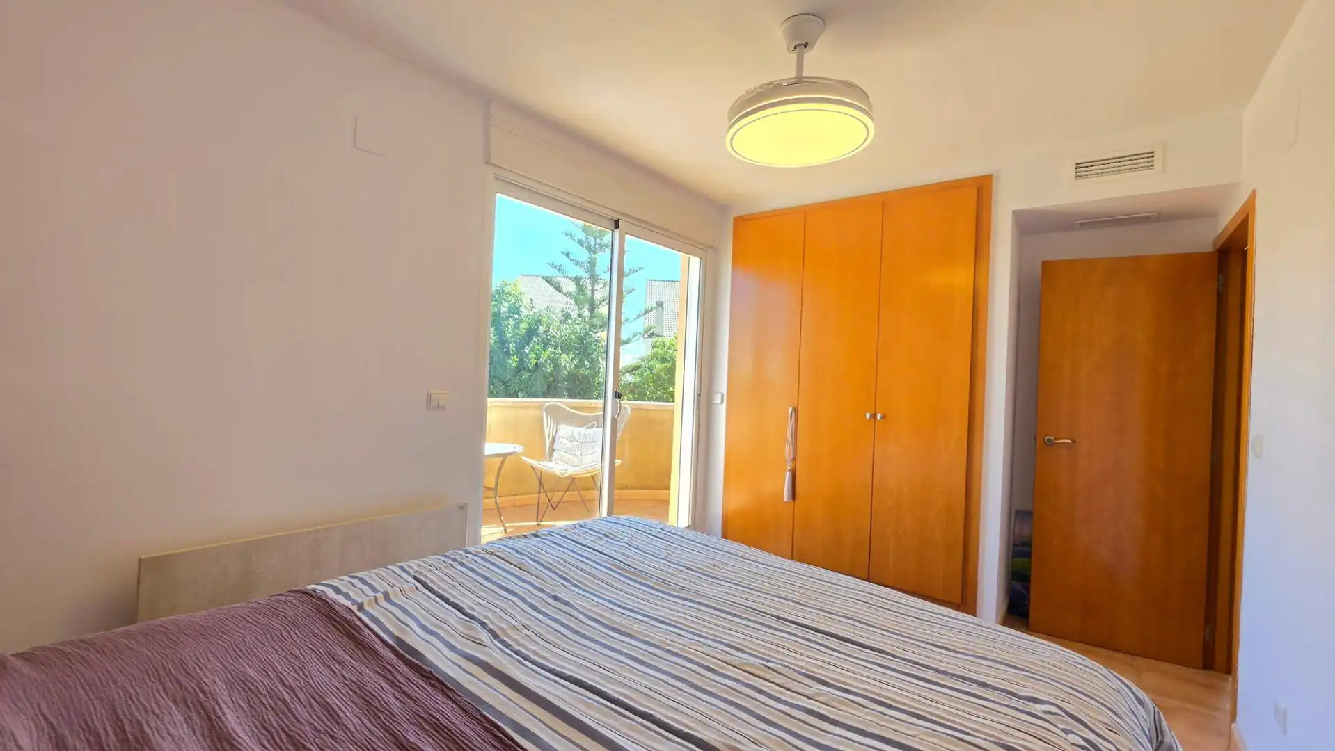 Habitación de Casa adosada en venta en Park Nord - Casona