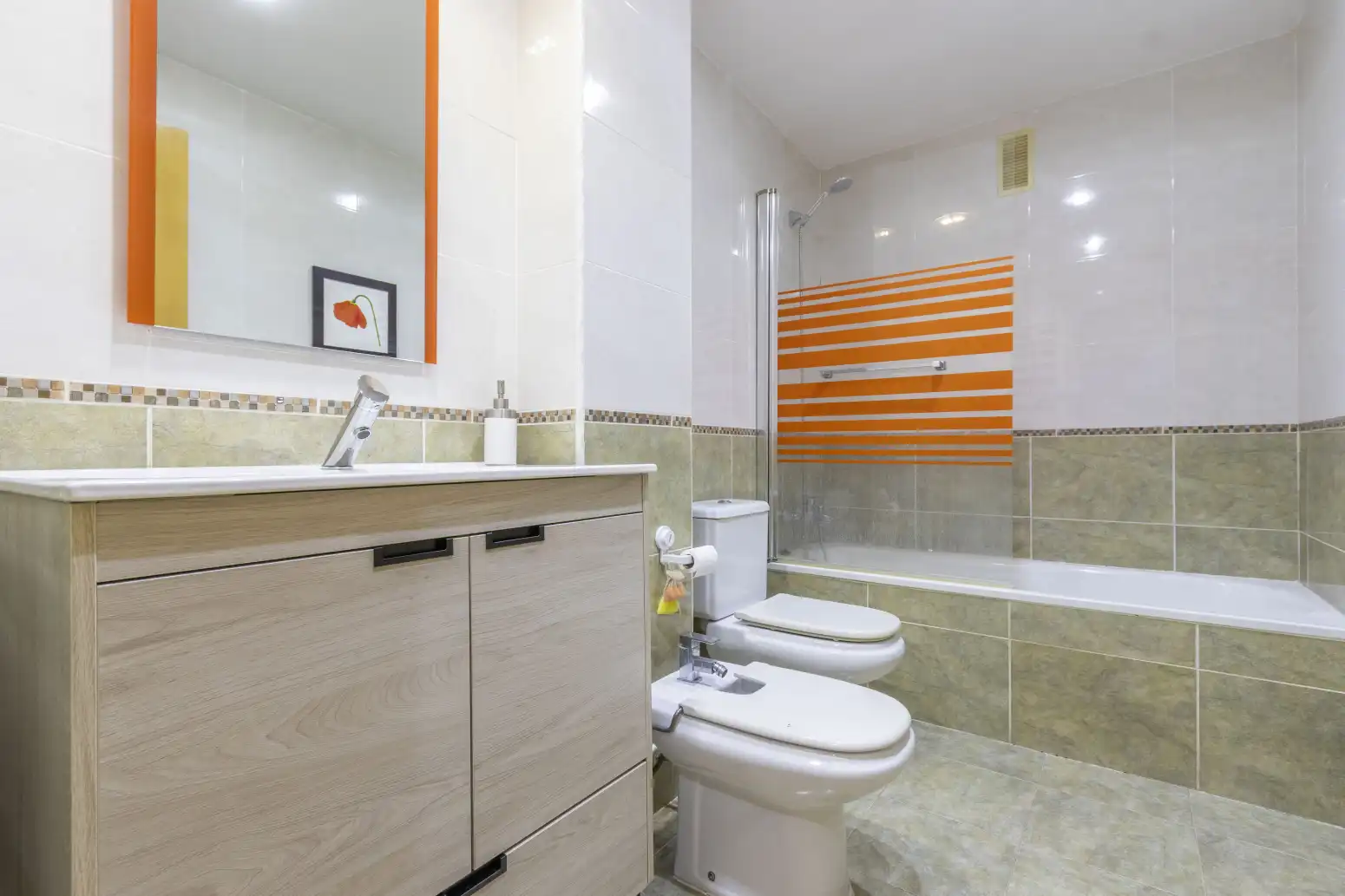 Baño de Piso en venta en Náquera con Aire acondicionado, Calefacción y Terraza