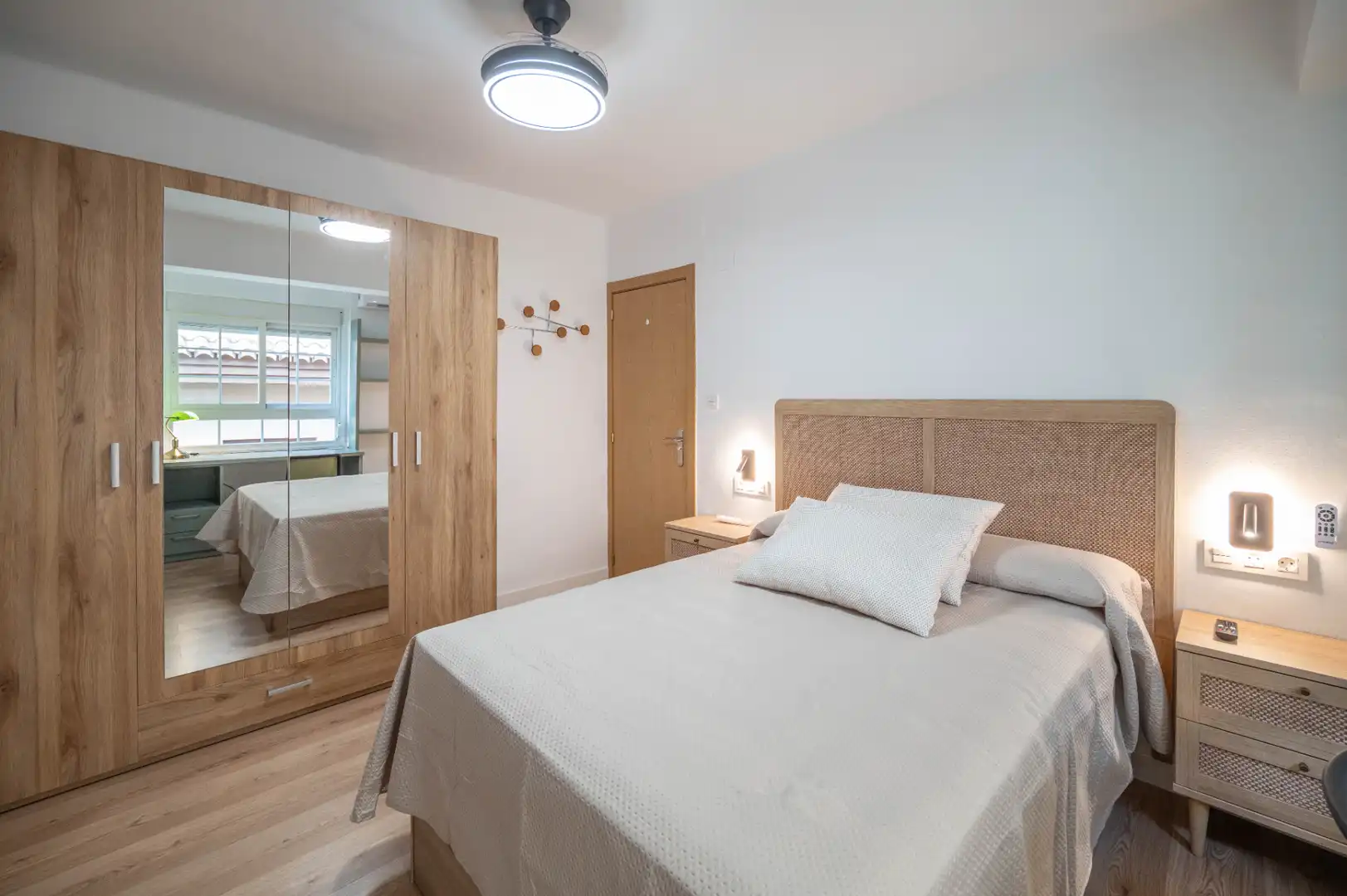 Bedroom of Flat for rent in Granada  with Air Conditioner, Heating and Furnished