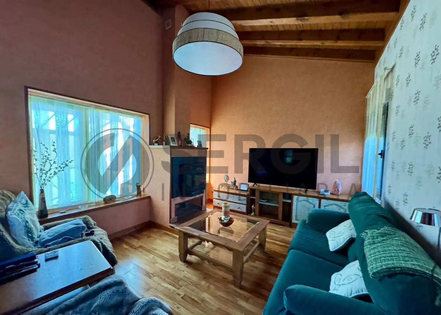 Sala d'estar de Casa o xalet en venda en Palazuelos de Eresma amb Calefacció, Jardí privat i Traster