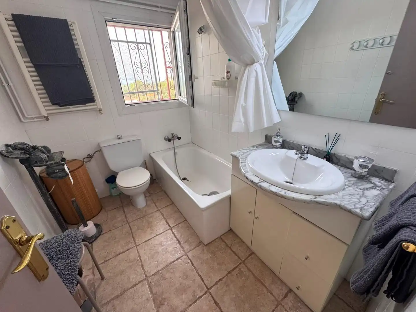 Bany de Casa o xalet en venda en Caldes de Malavella amb Aire condicionat, Calefacció i Jardí privat