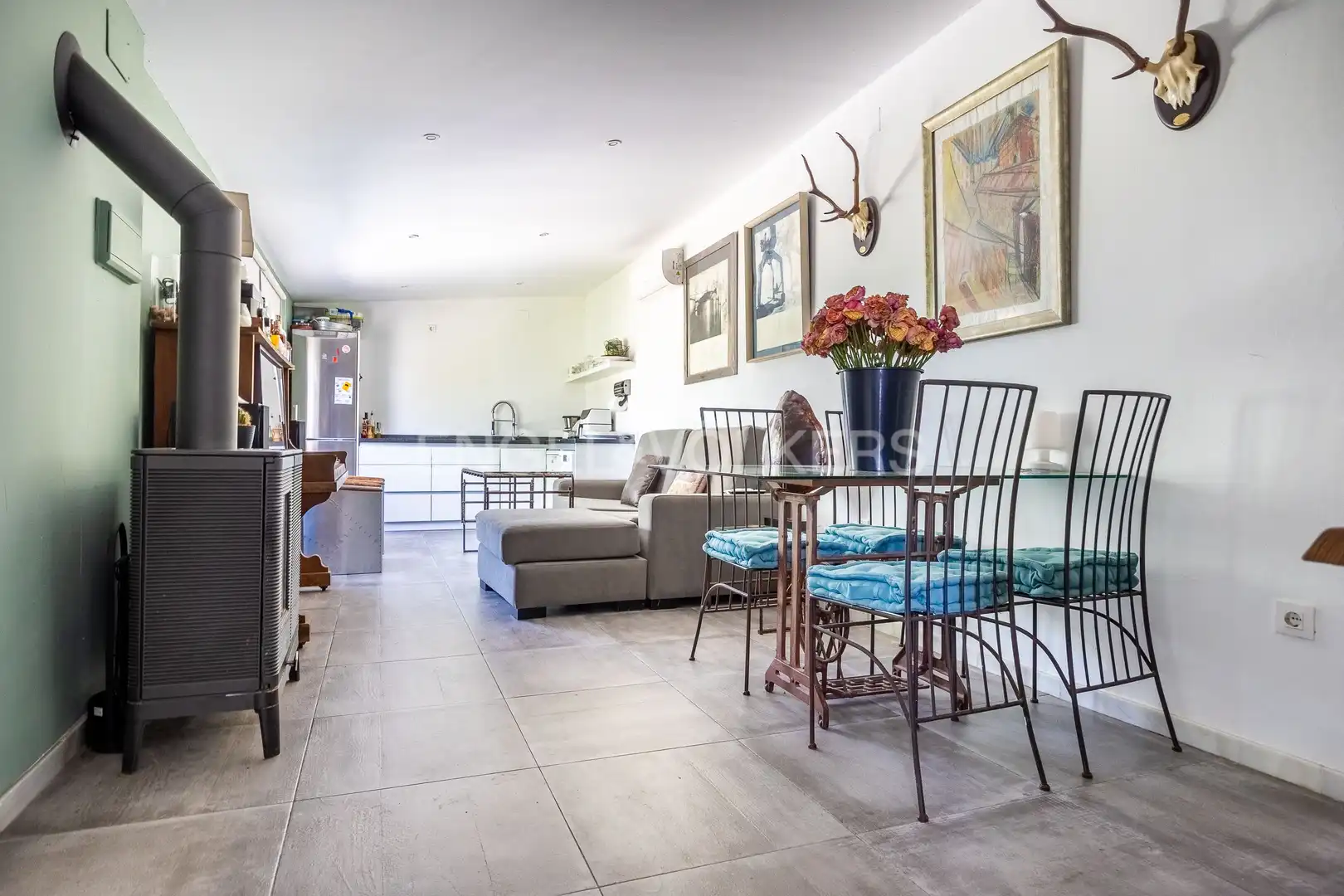 Wohnzimmer von Country house zum Verkauf in Espartinas mit Klimaanlage, Heizung und Privatgarten