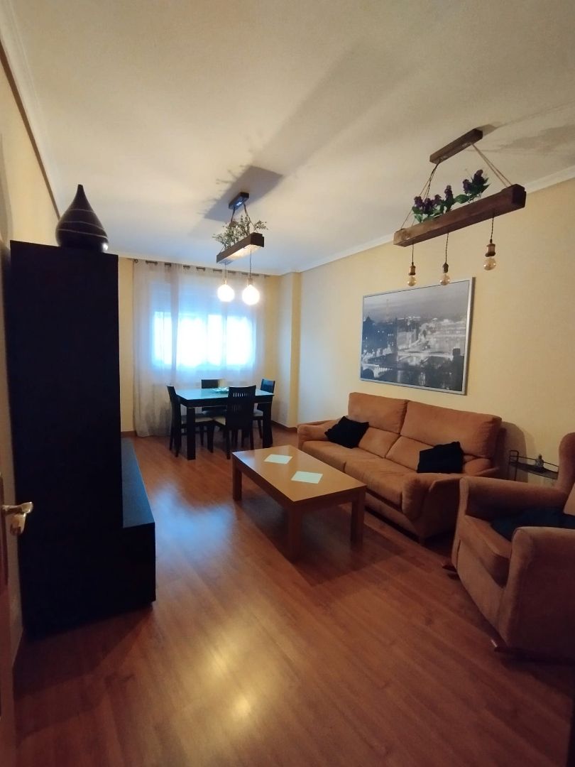 Sala de estar de Piso de alquiler en  Albacete Capital con Aire acondicionado, Calefacción y Parquet