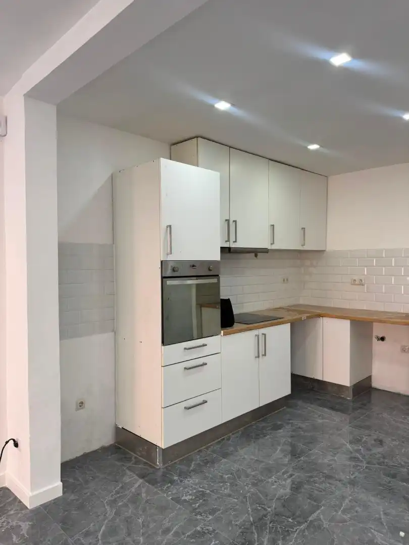 Cocina de Planta baja de alquiler en Premià de Mar con Horno y Se aceptan mascotas