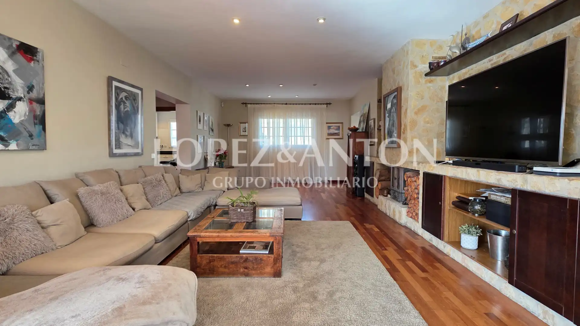 Sala de estar de Casa o chalet en venta en L'Eliana con Calefacción, Jardín privado y Parquet