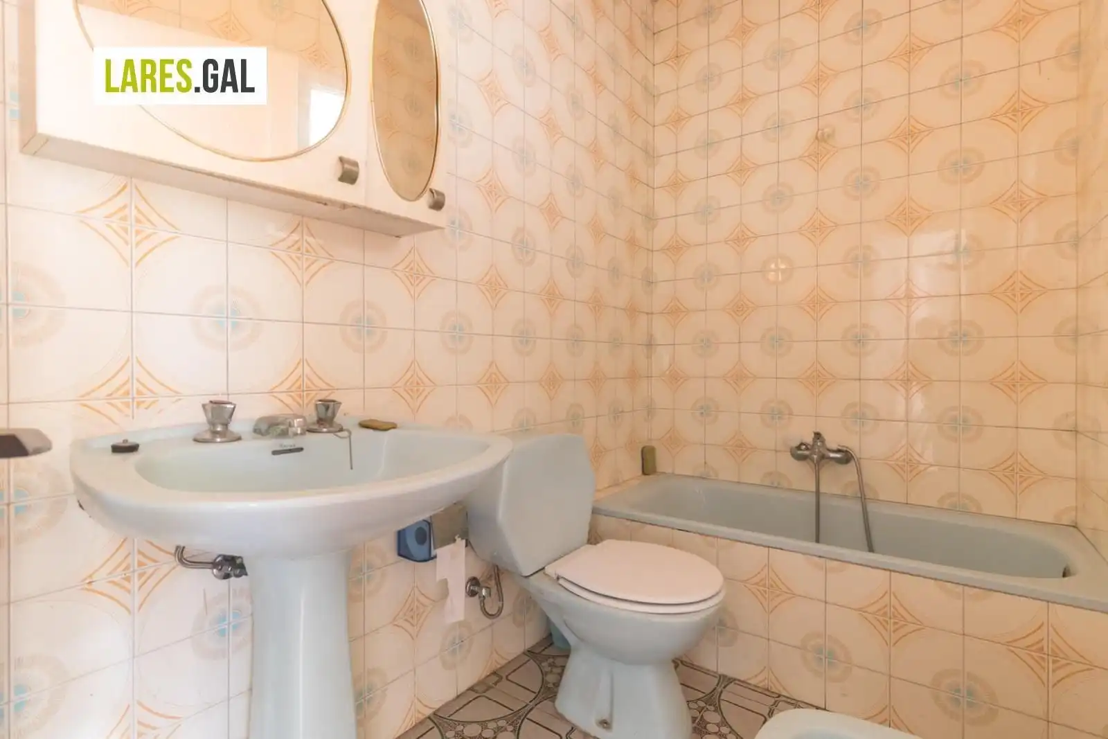 Bany de Casa o xalet en venda en Cangas  amb Terrassa