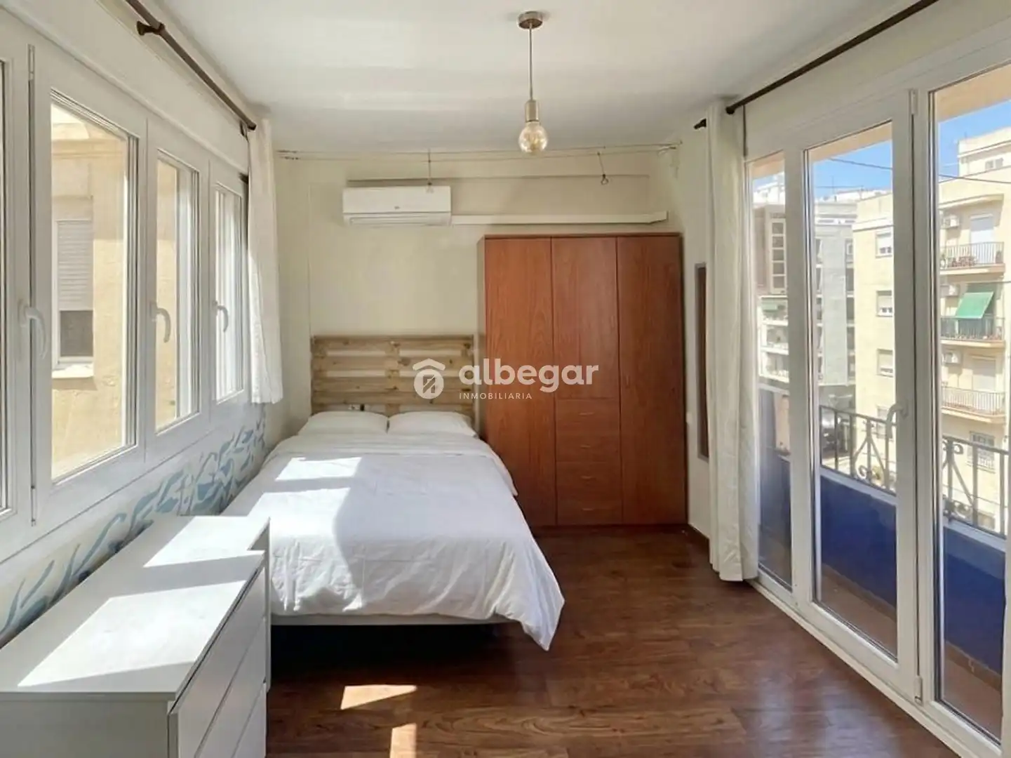 Flat with lift for sale in Hipolito Rovira