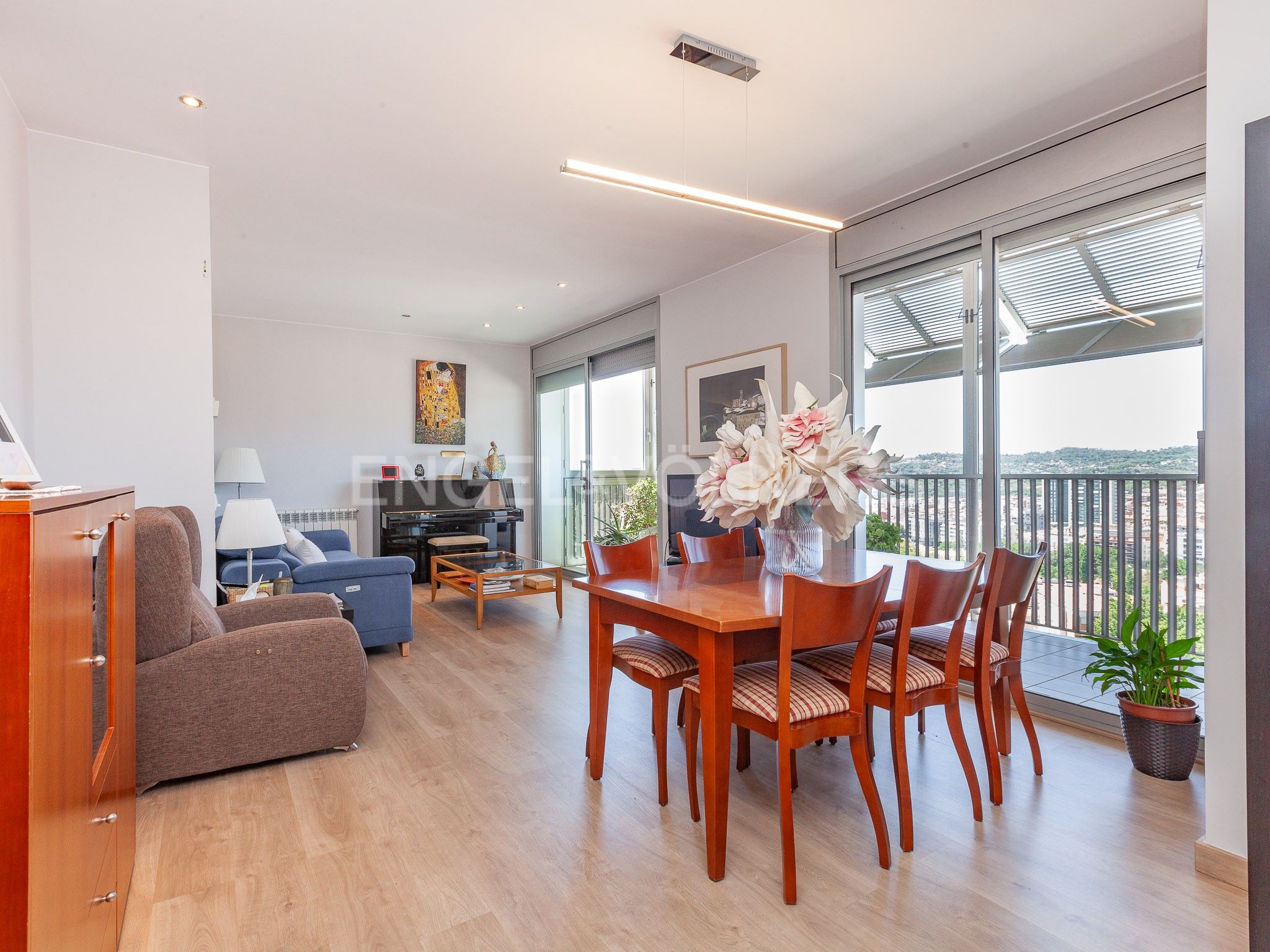 Living room of Apartment for sale in Terrassa  with Air Conditioner, Heating and Parquet flooring