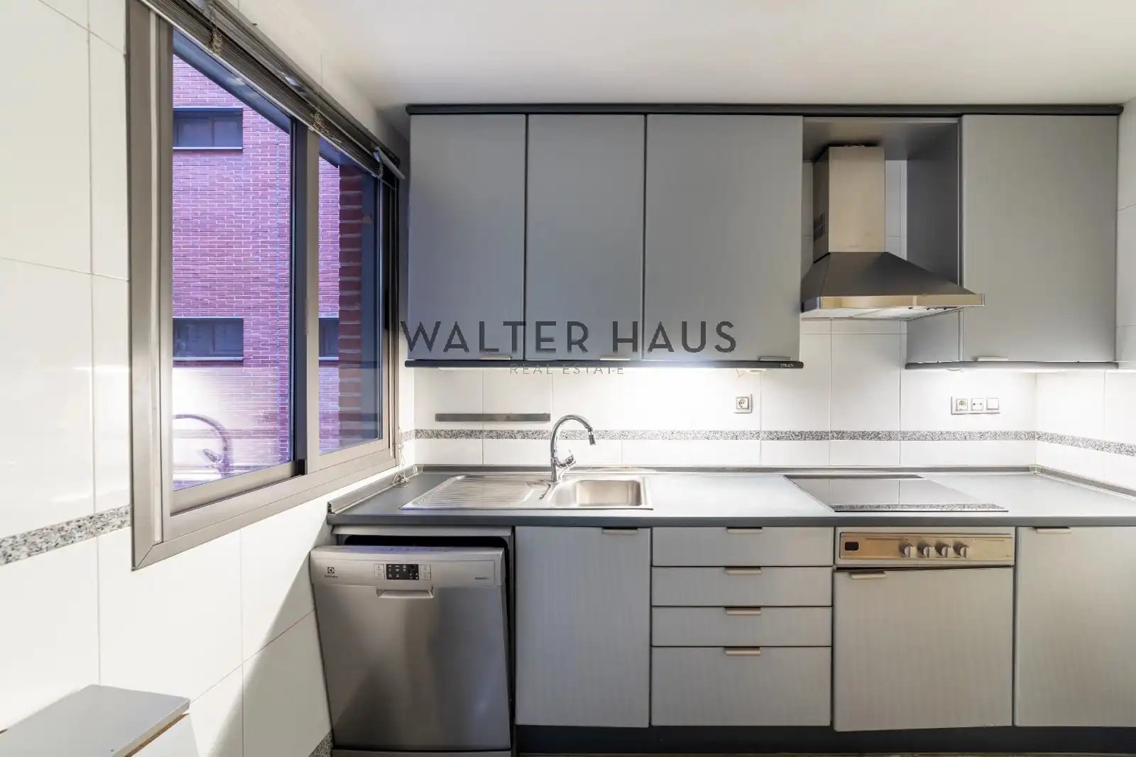 Kitchen of Flat for sale in Madrid  with Air Conditioner, Heating and Storage room