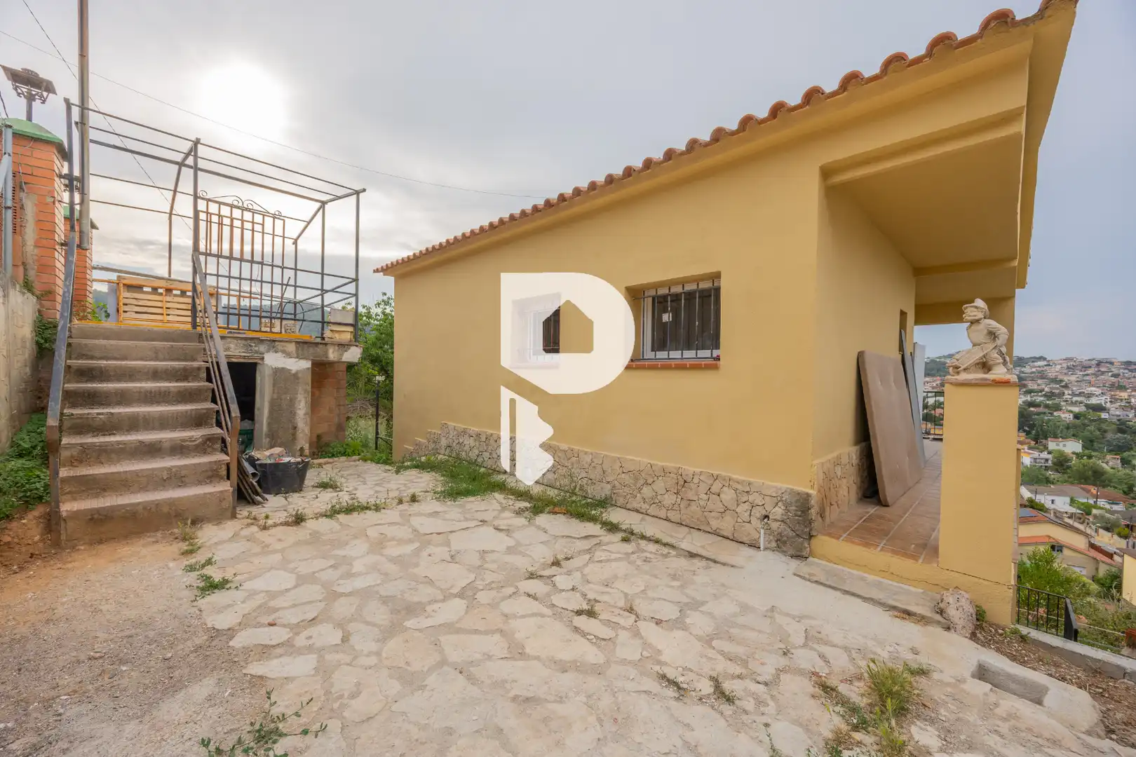 Vista exterior de Casa o xalet en venda en Sant Vicenç Dels Horts amb Aire condicionat, Calefacció i Jardí privat