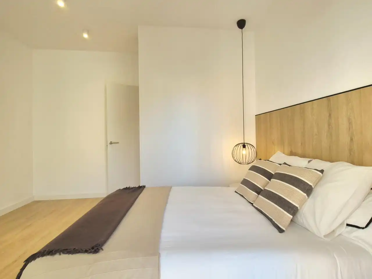 Bedroom of Flat for sale in Terrassa  with Air Conditioner, Heating and Parquet flooring