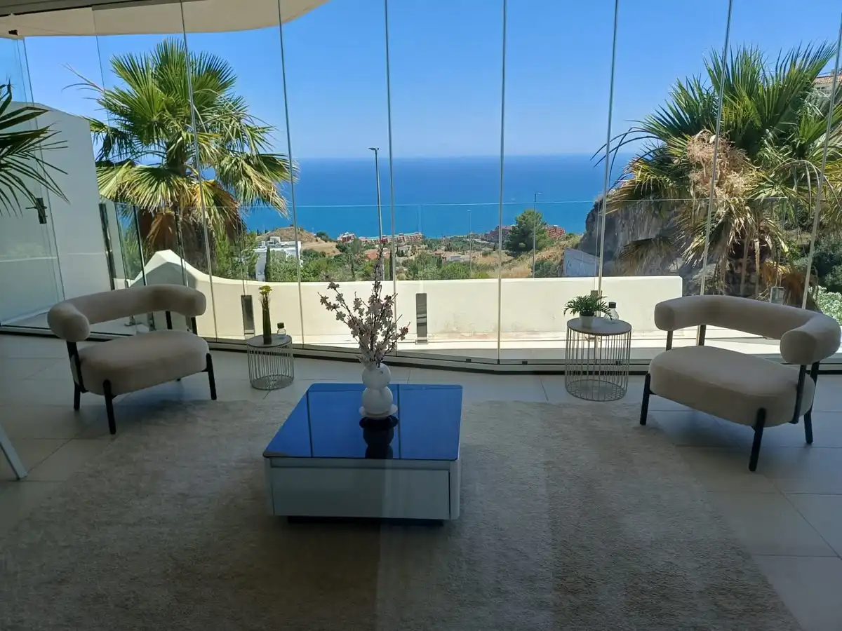 Sala d'estar de Apartament en venda en Benalmádena amb Aire condicionat, Terrassa i Jacuzzi