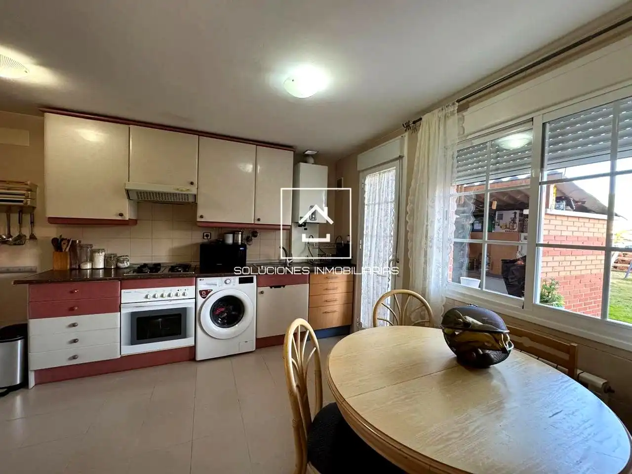 Kitchen of Houses for sale in Meco  with Private garden and Swimming Pool