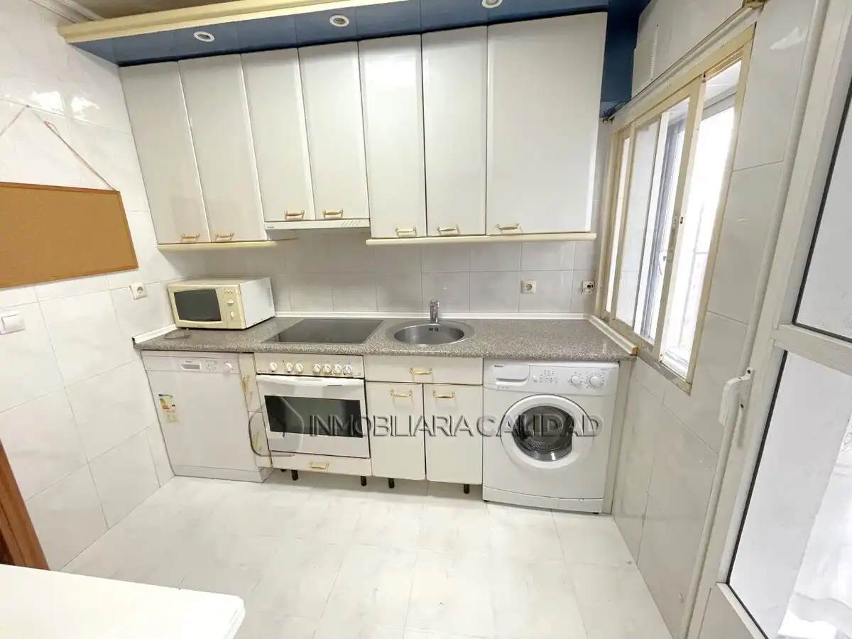 Kitchen of Flat for rent in Burgos  with Heating and Furnished