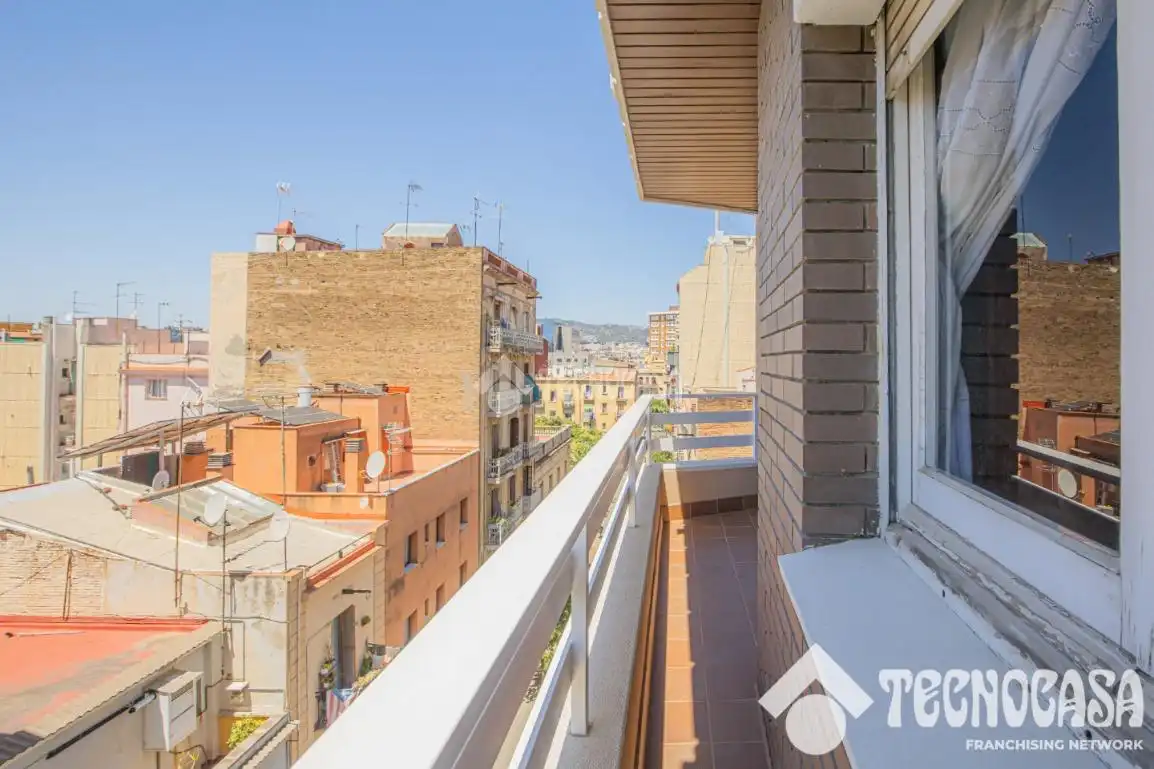 Piso con terraza en venta en Carrer del Consell de Cent, imagen 2