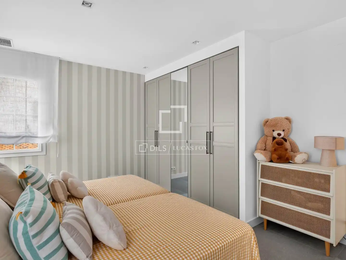 Bedroom of Houses for sale in Badalona  with Air Conditioner, Heating and Private garden