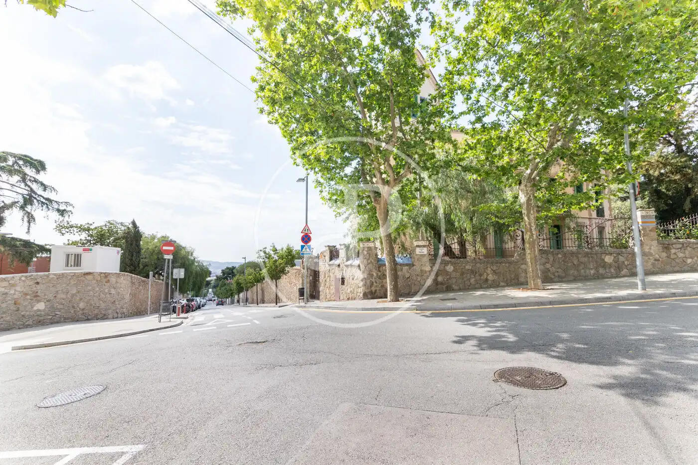 Vista exterior de Casa o xalet de lloguer en Barcelona amb Aire condicionat, Calefacció i Jardí privat