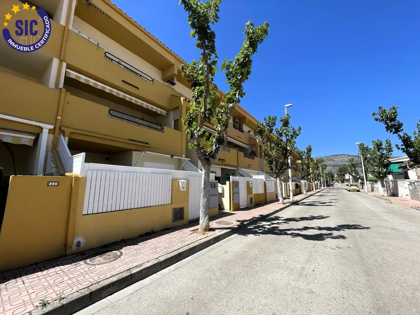 Vista exterior de Casa adosada en venta en Oropesa del Mar / Orpesa con Aire acondicionado, Calefacción y Terraza