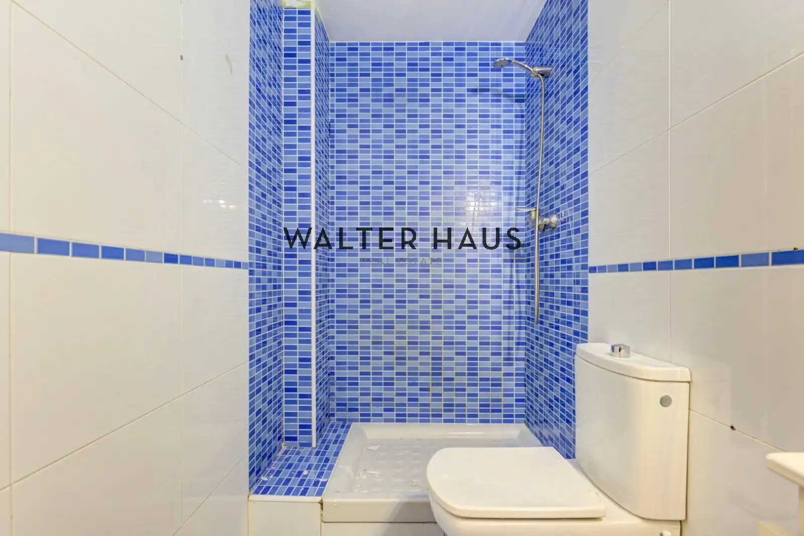 Bathroom of Houses for sale in Barcelona  with Air Conditioner, Heating and Terrace