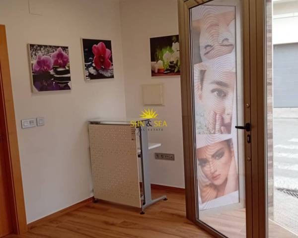 Local comercial en Alquiler en Cox