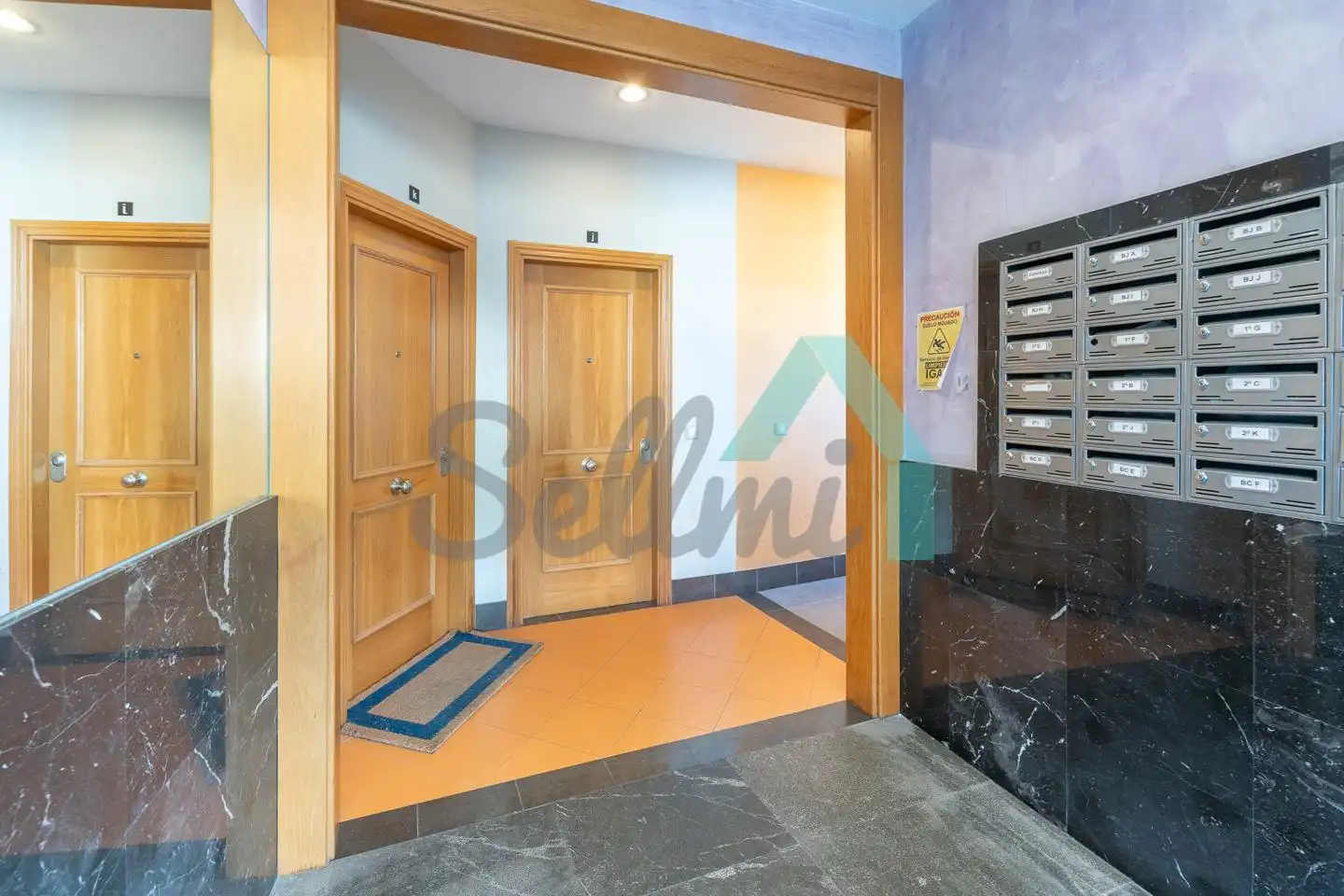 Planta baja en venta en Aller con Calefacción, Terraza y Amueblado