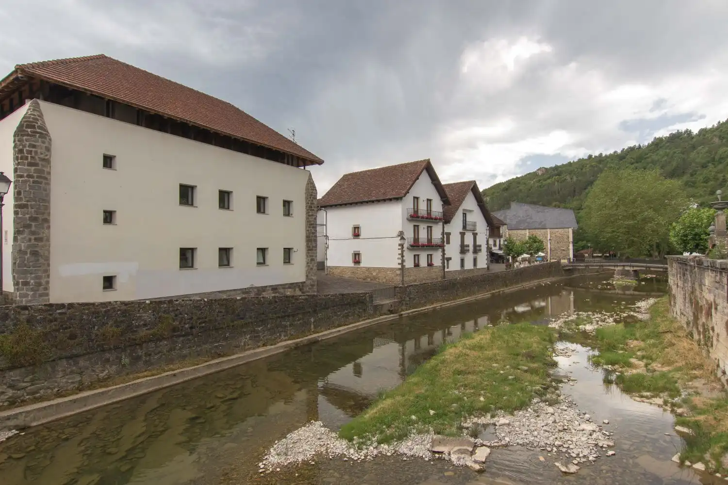 Vista exterior de Casa o chalet en venta en Ochagavía / Otsagabia con Calefacción y Balcón