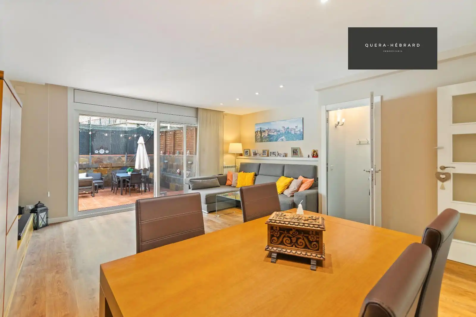 Vista exterior de Casa adosada en venta en Rubí con Aire acondicionado, Calefacción y Parquet