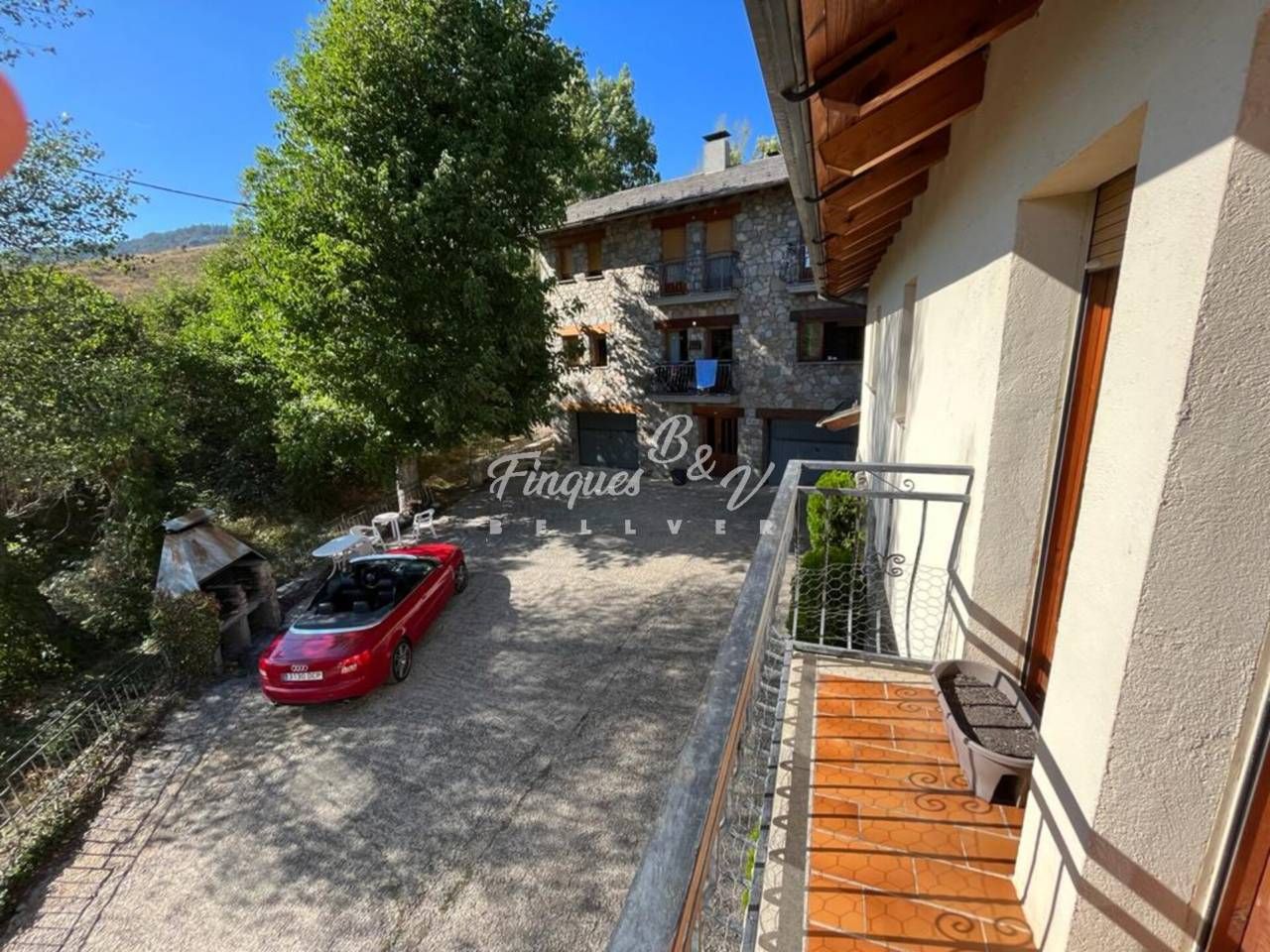 Vista exterior de Pis de lloguer en Bellver de Cerdanya amb Calefacció i Balcó