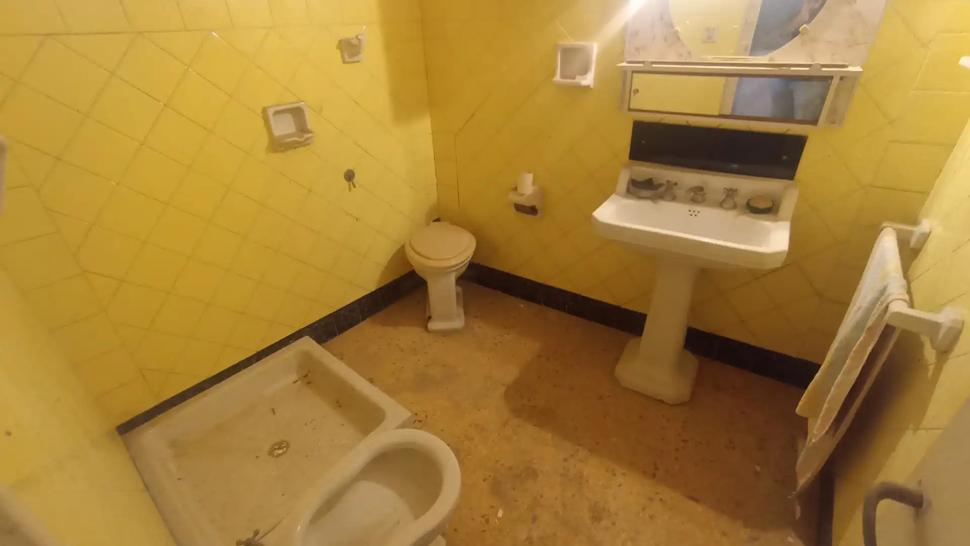 Baño de Casa adosada en venta en Alcarràs con Calefacción, Trastero y Balcón