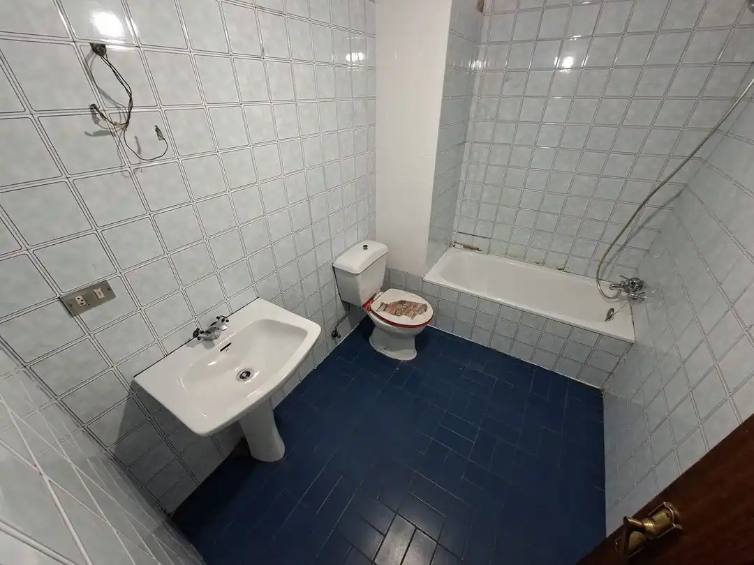 Badezimmer von Wohnung zum Verkauf in Durango mit Heizung und Terrasse