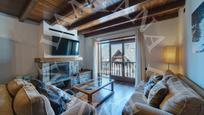 Living room of Flat for sale in Naut Aran  with Heating, Parquet flooring and Furnished