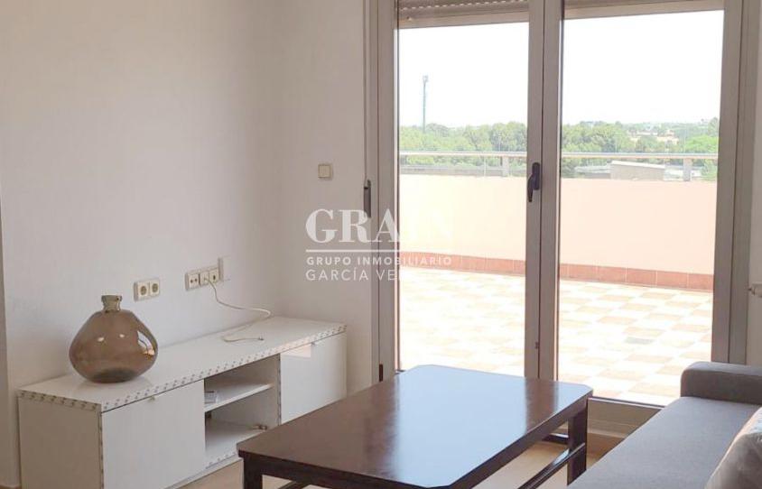 Foto 1 de Ático de alquiler en Estación, Albacete