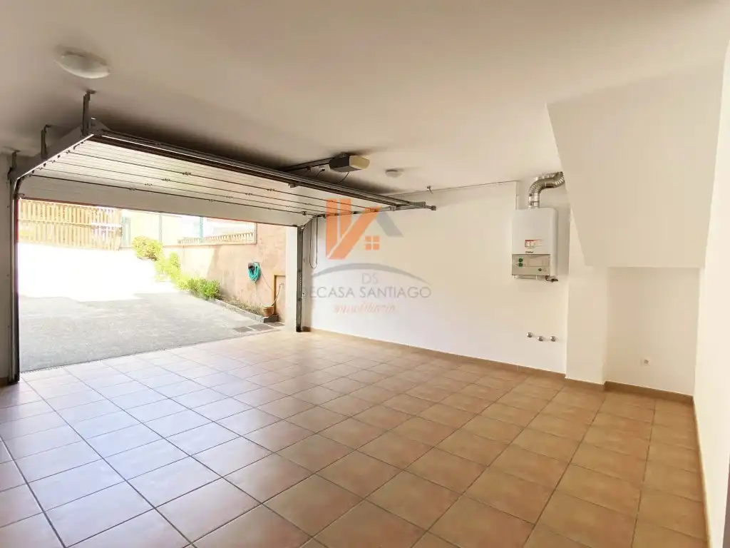 Parking of Houses for sale in Teo